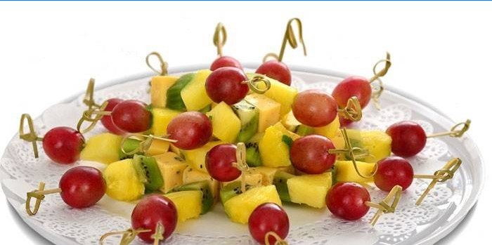 Frukt canapes