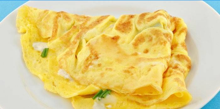 Tynn kosthold omelett med cottage cheese og urter