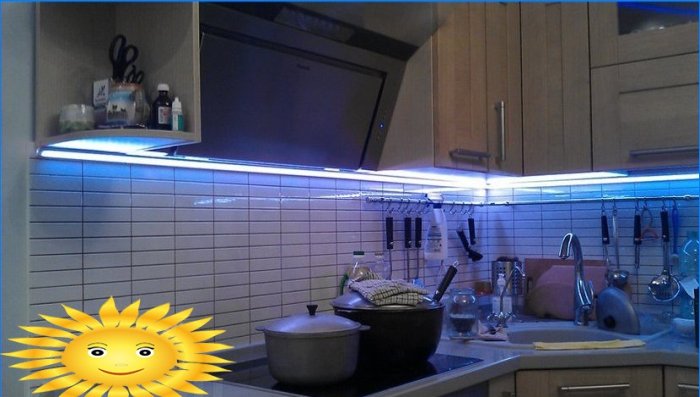 Belysning under skap på kjøkkenet fra LED-stripe