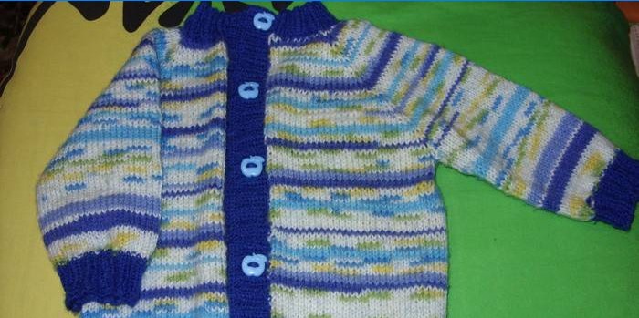 strikket genser til en gutt