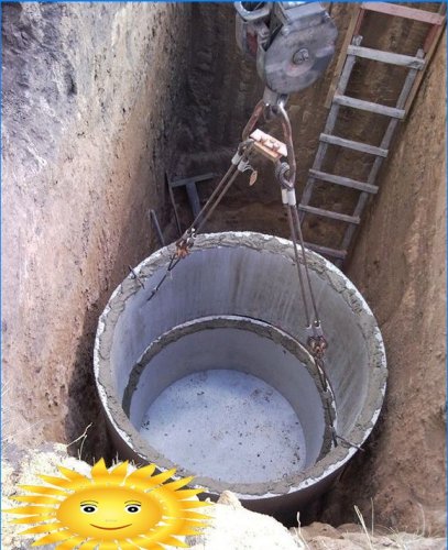 Installasjon av en septiktank fra betongringer