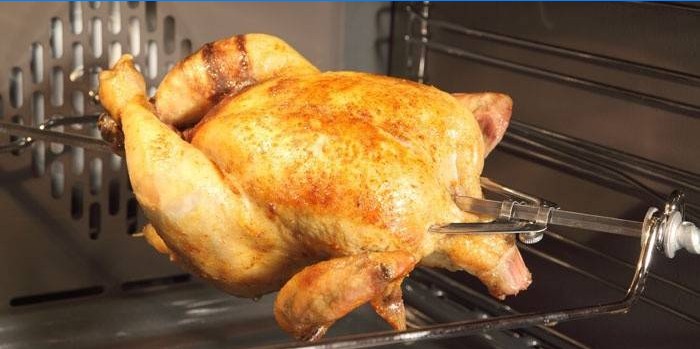 Speket kyllingkadaver i ovnen