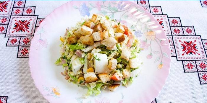 Salat med Pekingkål og kjeks