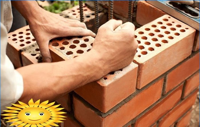 Slik bygger du et mursteingjerde med egne hender