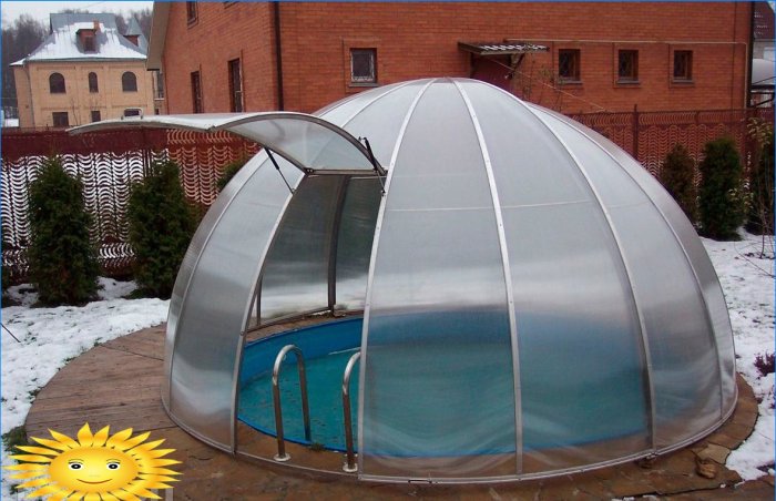 Svømmebasseng i et drivhus: eksempler, funksjoner, proffer