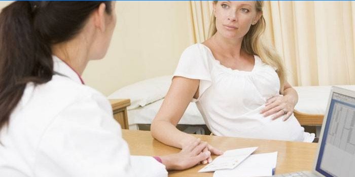 Gravid jente etter legens avtale