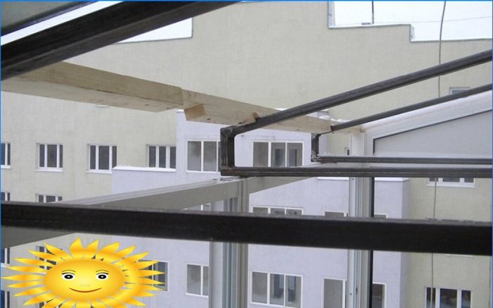Hvordan lage et tak på en balkong i toppetasjen