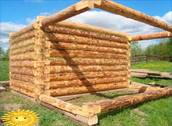 Runde og hakkede tømmerstokker - hva du skal velge for å bygge et hus