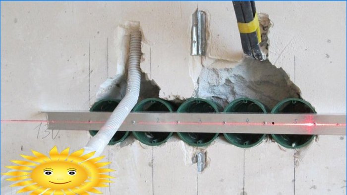 Montering av stikkontakter og bytter installasjon av stikkontakten i veggen
