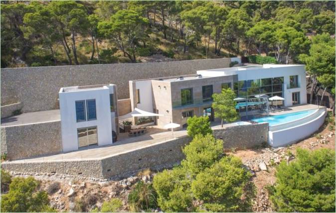 Moderne villa på en høy klippe Cap De Formentor