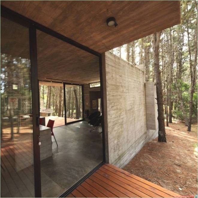 Arkitektur i skogens kratt fra designstudioet BAK