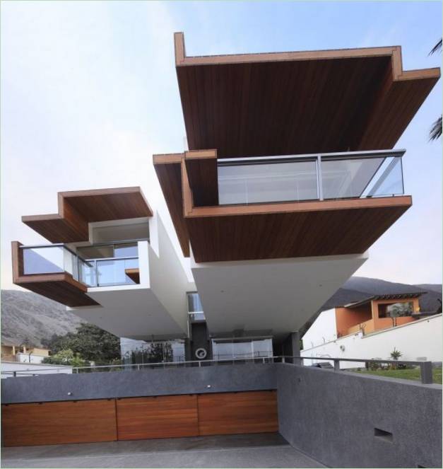 Design av et privat hus La Planicie i futuristisk stil, Peru
