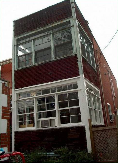 Fasaden til huset før rekonstruksjon