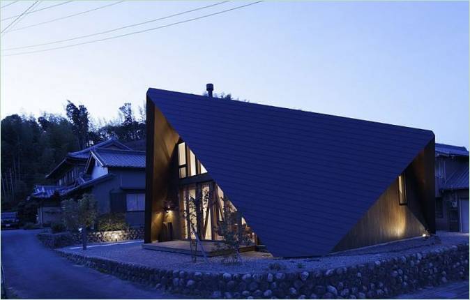 Belysning av fasaden Til Origami House