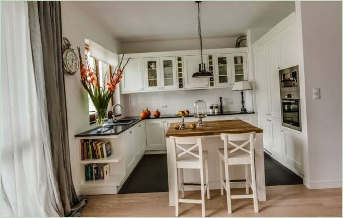 Kjøkken interiørdesign av et privat hus "Family Island"