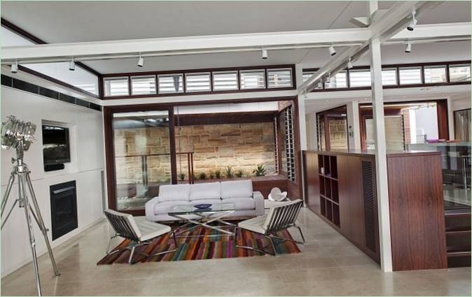 Interiøret i en stue i et herskapshus med multi-level strukturer I Sydney