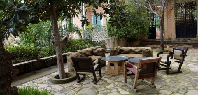 Interiørdesign i orientalsk stil av arkitekt Annabel Karim Kassar, Beirut: vegetasjon på gårdsplassen
