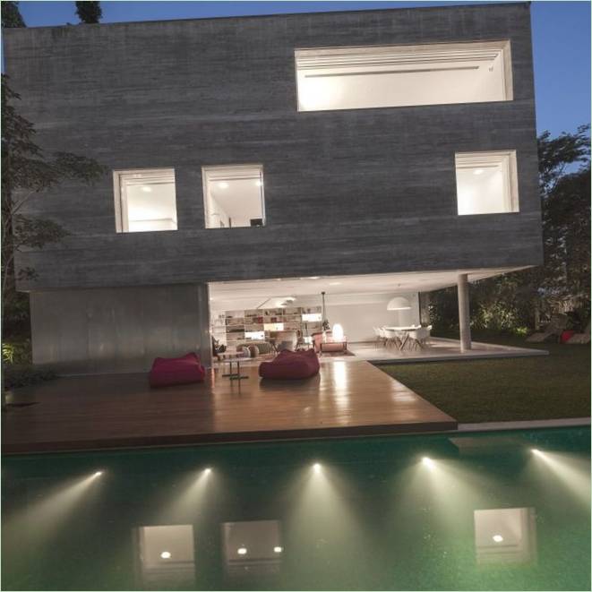 Kveldsbelysning av et privat hus Casa Cubo