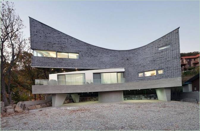 The Curving House