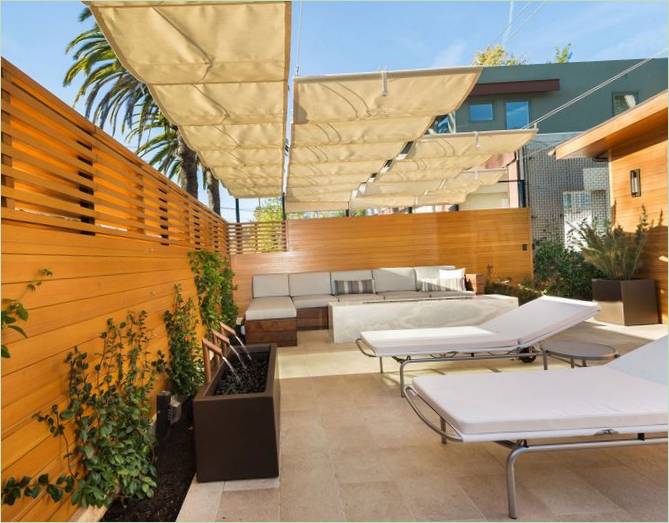 Interiørdesign av et familiehus med terrasse I California