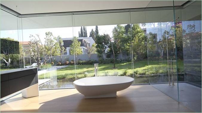 Glassvegger på badet interiør