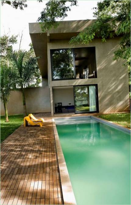 Svømmebasseng på gårdsplassen Til Casa Da Caixa Vermelha