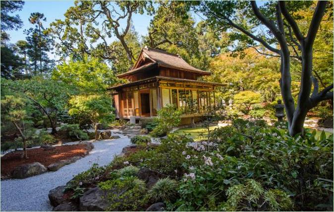 Japansk stil hytte og hage