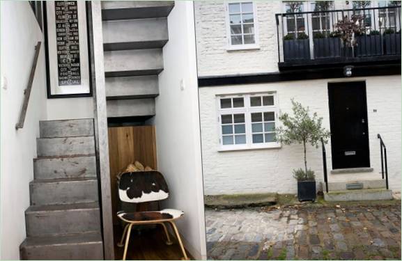Trapp og inngang til huset fra Knott Architects I Camden