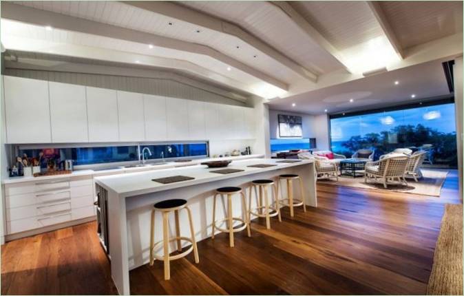Kjøkken design av en bolig på stranden I Australia