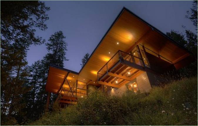 En moderne hytte Med en interessant interiørdesign Coeur D ' Alene ved bredden av en innsjø i nord-Idaho