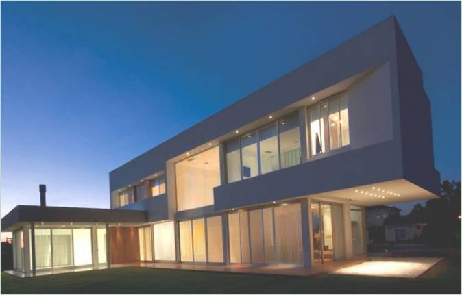 Den opprinnelige utformingen av et moderne hjem fra studio Og Dubrovniks Remy Arquitectos I Buenos Aires
