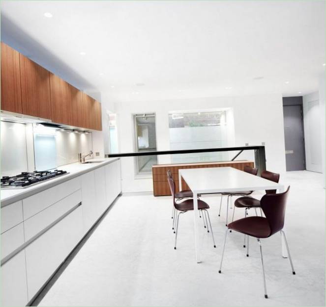 Kjøkken interiørdesign med spisebord Mews House Primrose Hill 2 I London