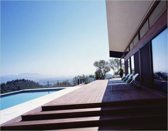 Utendørs terrasse av et privat hus