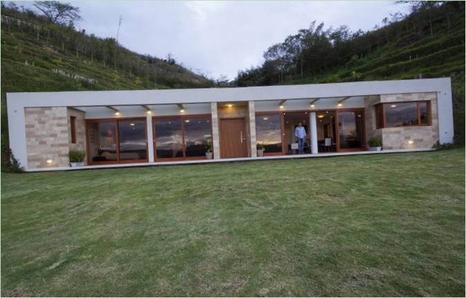 Fasaden til et hus blant Fjellene I Casa Mirador I Ecuador