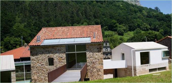 Prosjekt av et hus Med to paviljonger Casa Rubalcaba I Cantabria