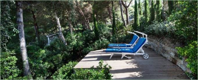 Koselige sofaer på verandaen Til Villa di Pinamare
